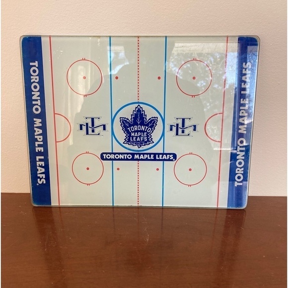 Glass Toronto Maple Leaf Cutting Board - Picture 1 of 4